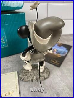 Walt Disney Classics Collection Minnie Mouse Cutest LIL Cowgirl Two Gun Mickey