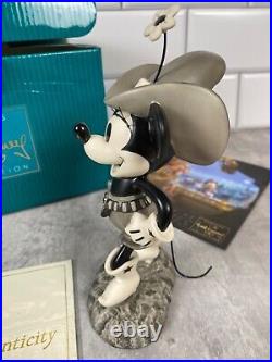 Walt Disney Classics Collection Minnie Mouse Cutest LIL Cowgirl Two Gun Mickey