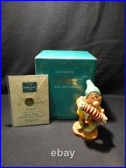 Walt Disney Classics Collection Snow White BASHFUL Dwarf NIB