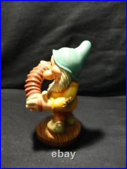 Walt Disney Classics Collection Snow White BASHFUL Dwarf NIB