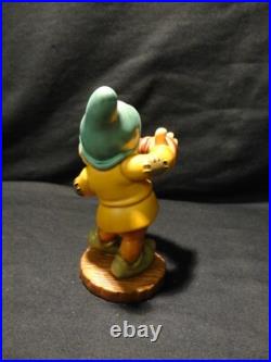 Walt Disney Classics Collection Snow White BASHFUL Dwarf NIB