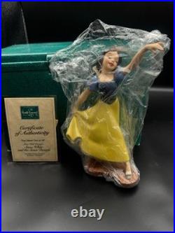 Walt Disney Classics Collection Snow White The Fairest One of All 8 Figurine