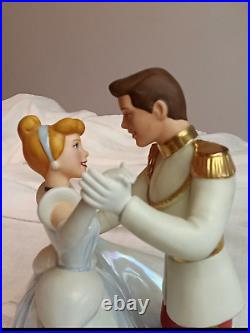 Walt Disney Classics Collection WDCC PRINCESS CINDERELLA FIGURINE THIS IS LOVE