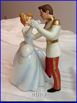 Walt Disney Classics Collection WDCC PRINCESS CINDERELLA FIGURINE THIS IS LOVE