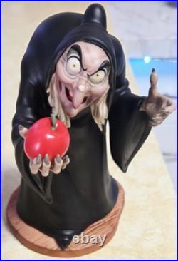 Walt Disney Classics Collection WDCC Snow White Witch Take the Apple 95-96