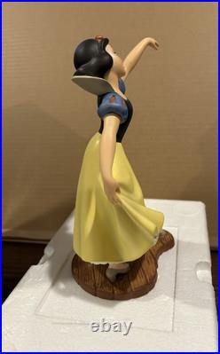 Walt Disney Classics Collection WDCC snow White And The Seven Dwarfs Figurine