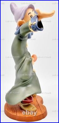 Walt Disney Classics Dopey & Sneezy in Coat Figure