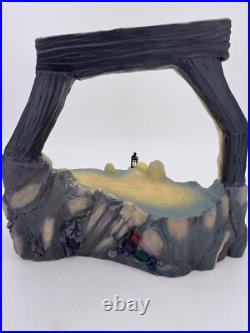 Walt Disney Classics -Dwarfs' Mine Base-New in Box withCOA (11x10x9.75) #1234335