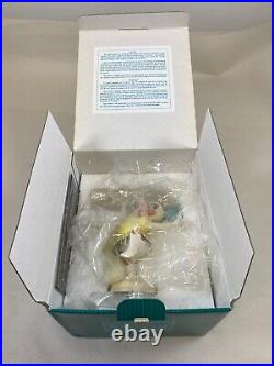 Walt Disney Classics Figurines Twist And Twirl Daisy Duck, 1235184, Coa