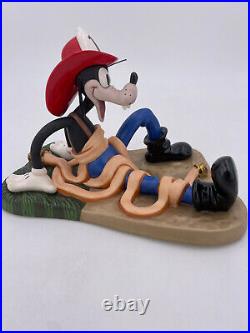 Walt Disney Classics-Fireman Goofy' All Wrapped Up'-New in Box, withCOA #1227224