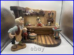Walt Disney Classics-Geppetto's Work (12 x 10 x 9.5) #1217956 SN 323/1000 RARE