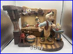 Walt Disney Classics-Geppetto's Work (12 x 10 x 9.5) #1217956 SN 323/1000 RARE