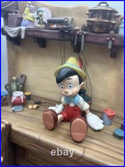 Walt Disney Classics-Geppetto's Work (12 x 10 x 9.5) #1217956 SN 323/1000 RARE