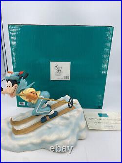 Walt Disney Classics Goofy Art of Skiing-New in Box withCOA#4005408