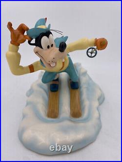 Walt Disney Classics Goofy Art of Skiing-New in Box withCOA#4005408