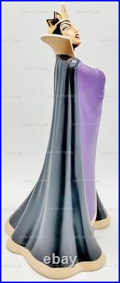 Walt Disney Classics Snow White Who is the Fairest One of All Figure 00857