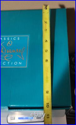 Walt Disney Classics WDCC The Ugly Duckling and Mother, a Loving Embrace