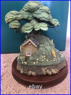 Walt Disney Pooh Bear's House Honey Tree Classics Collection Enchanted Places