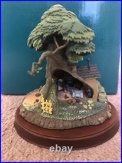 Walt Disney Pooh Bear's House Honey Tree Classics Collection Enchanted Places