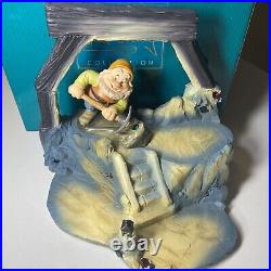 Walt Disney WDCC Snow White and the Seven Dwarfs Jewel Mine classics collection