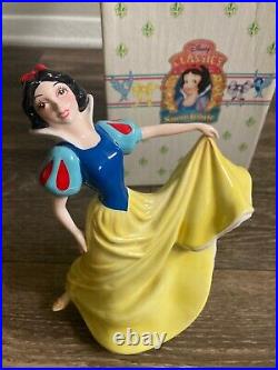 Walt disney classics collection Snow White music playing figurine