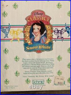 Walt disney classics collection Snow White music playing figurine