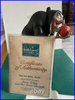 Wdcc Disney Classics Wdcc Disney Classics Snow White Hag Take The Apple, Dearie