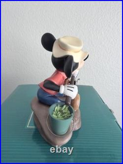 Wdcc Walt Disney Classics The Simple Things Somethin' Fishy Mickey Mouse
